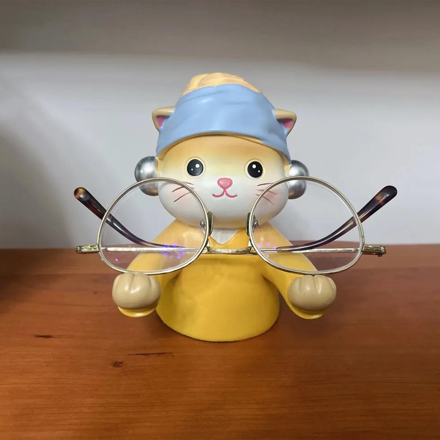 Adorable Cat Glasses Holder: Cute Cartoon Desk Decor Figurine