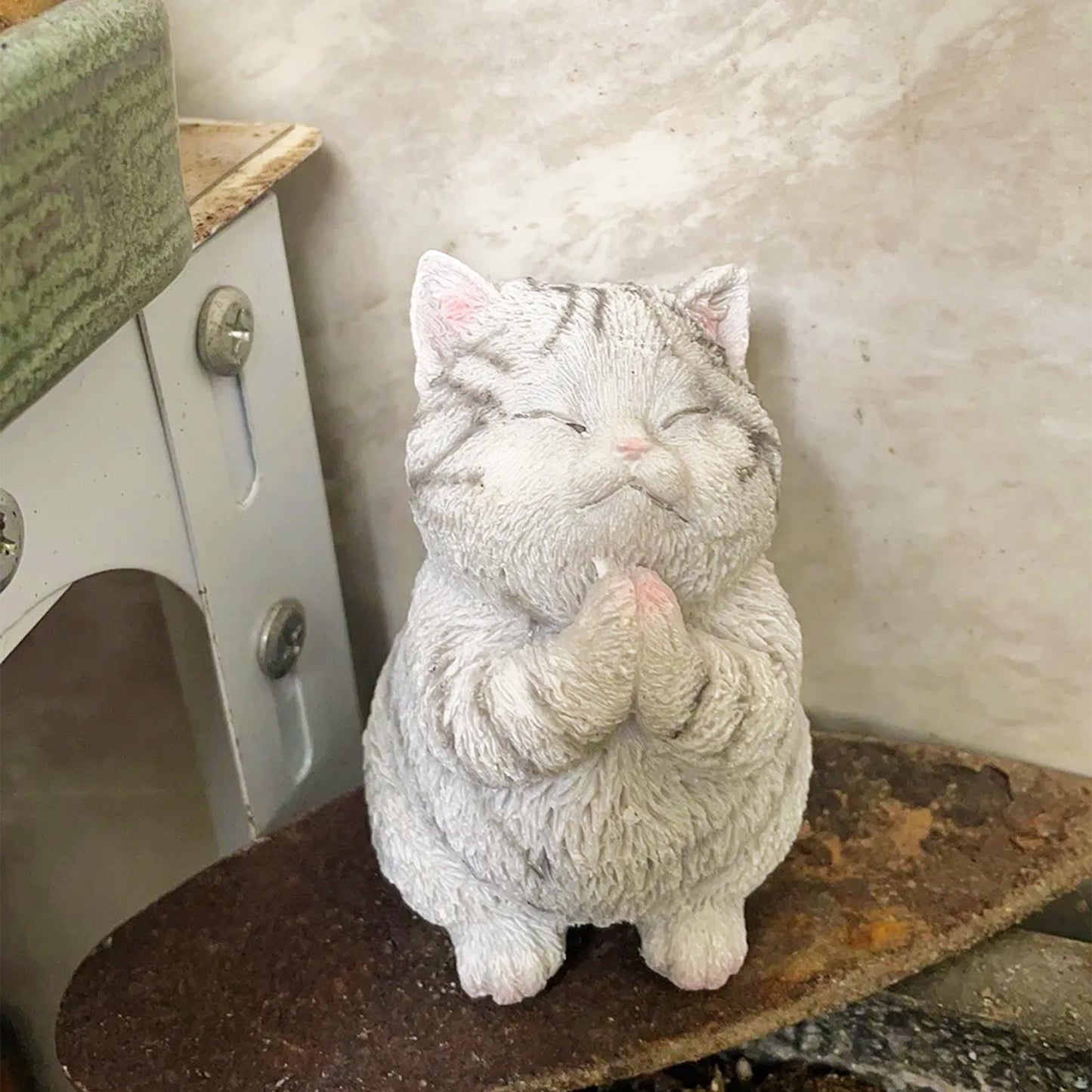 Cute Praying Cat Figurine  Resin Cat Sculpture, Cat Lover Gift, Whimsical Home Decor Accent for Desk & Shelf