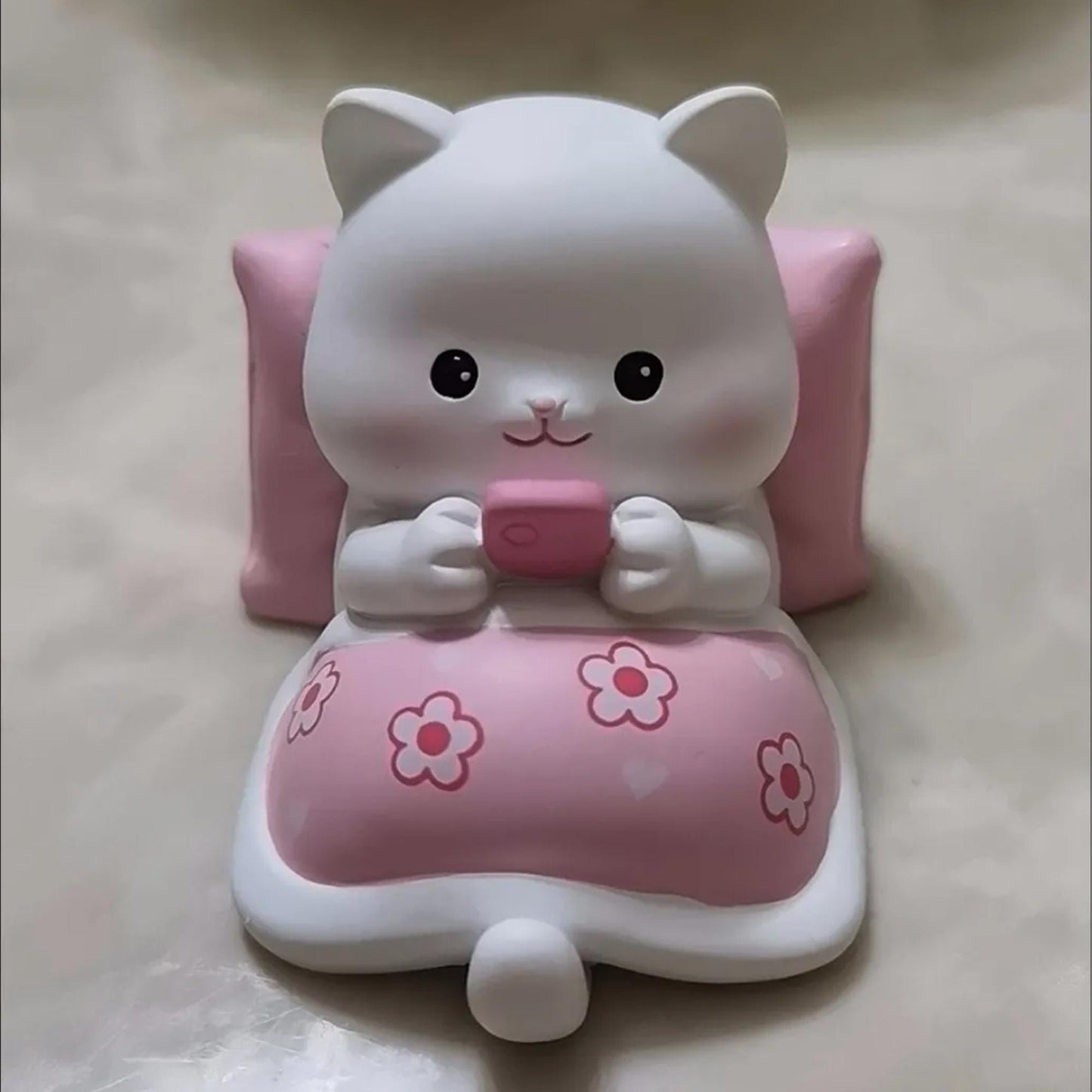 Cute Animal Figurines - Cat, Pig, Shiba Inu Bedtime Phone-Lover Decor