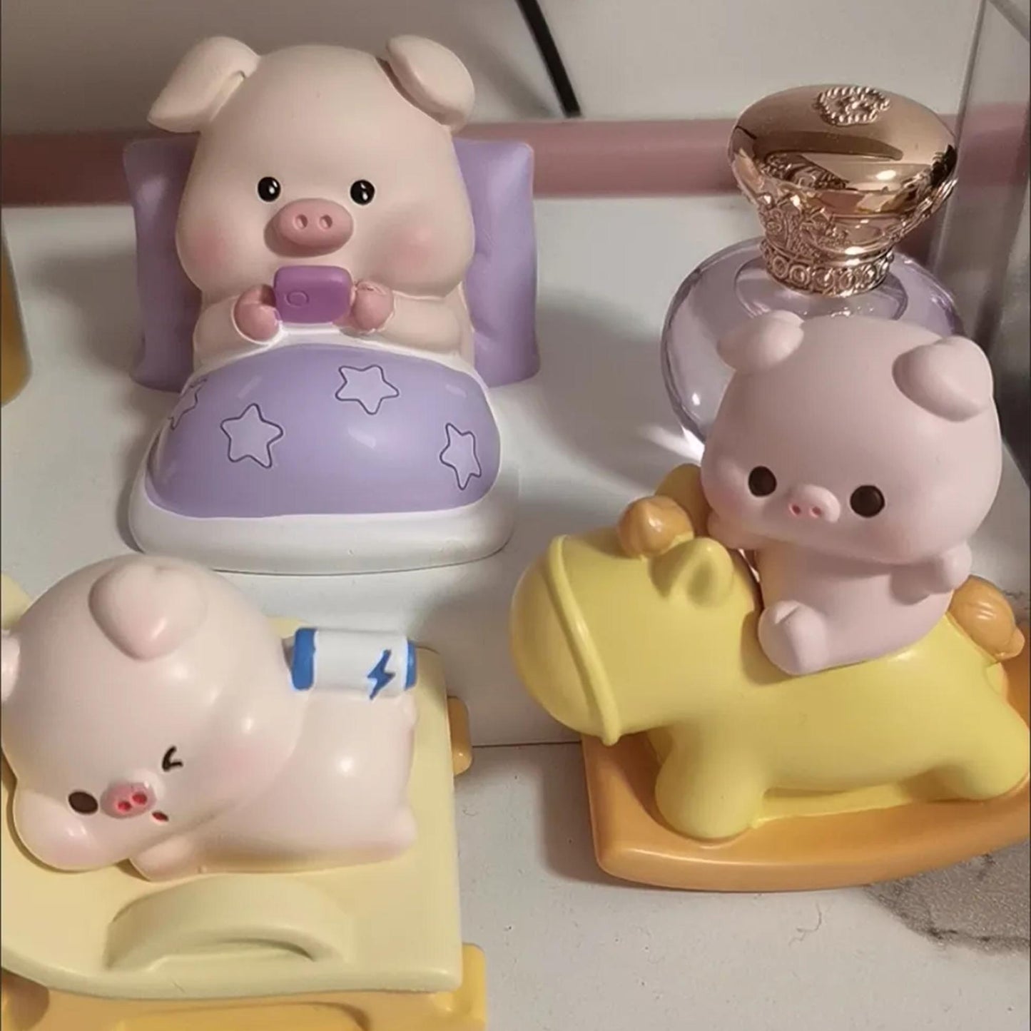 Cute Animal Figurines - Cat, Pig, Shiba Inu Bedtime Phone-Lover Decor