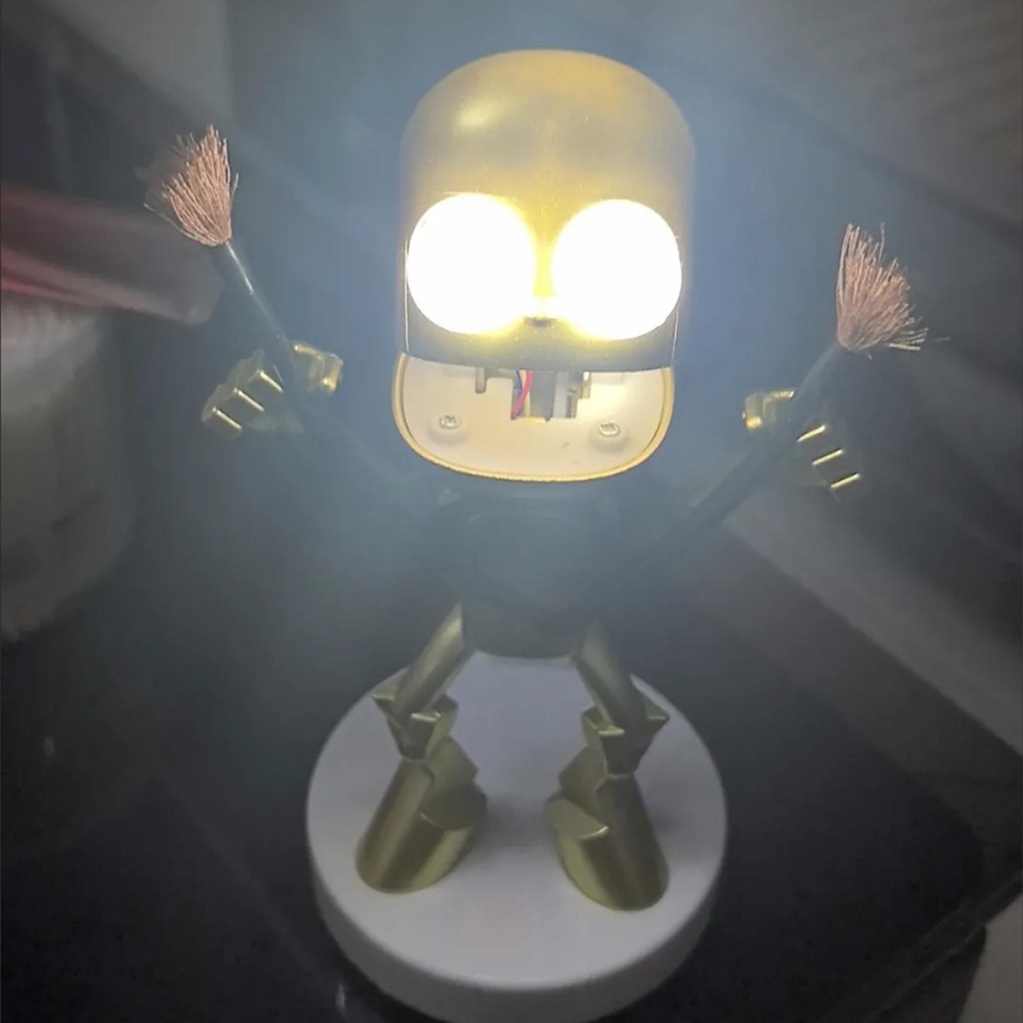 Alien Light Lamp – Metallic Gold & Silver Decor Piece