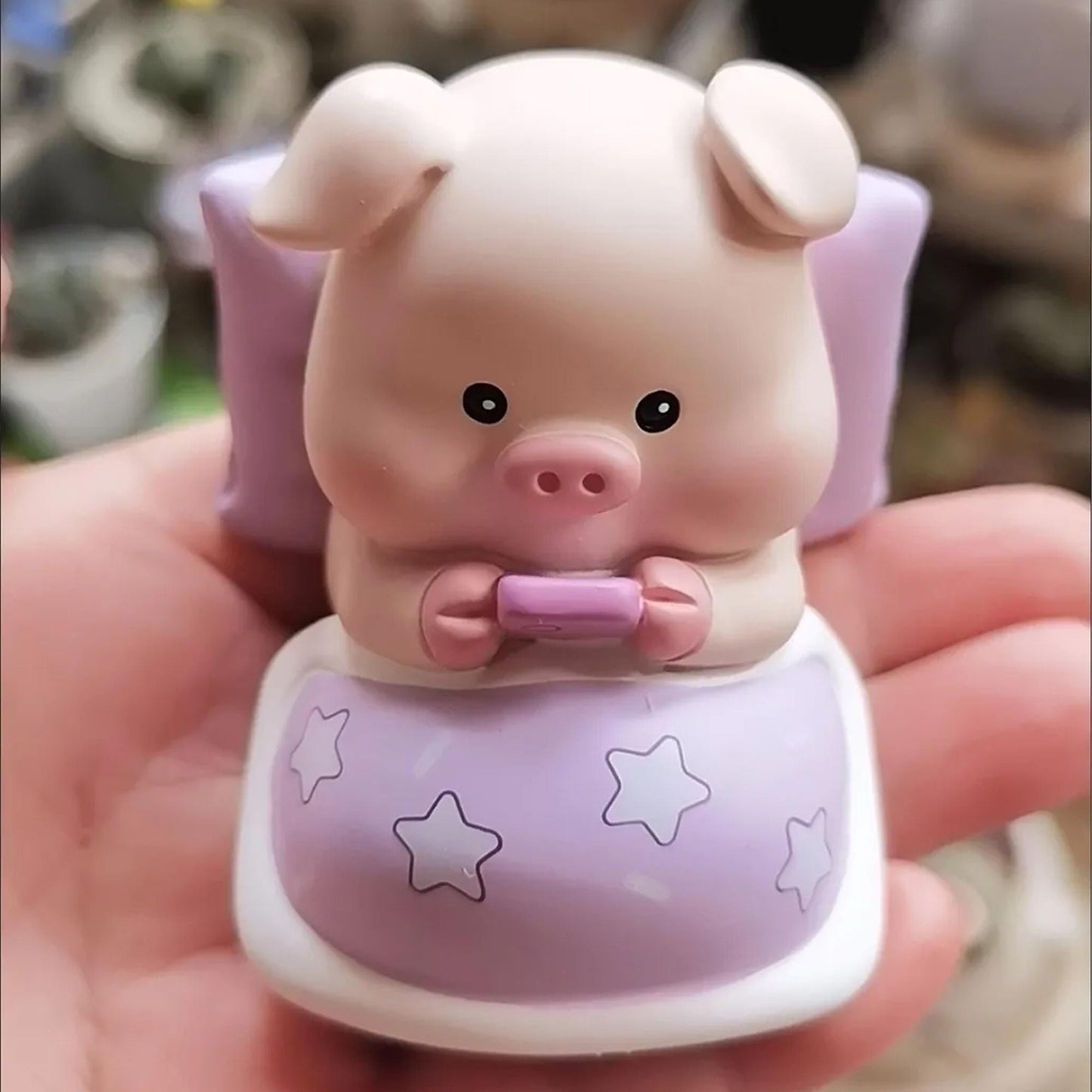 Cute Animal Figurines - Cat, Pig, Shiba Inu Bedtime Phone-Lover Decor