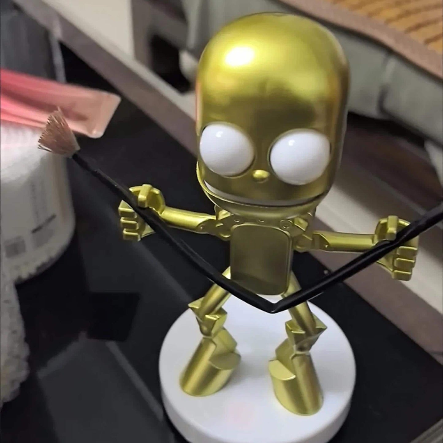 Alien Light Lamp – Metallic Gold & Silver Decor Piece