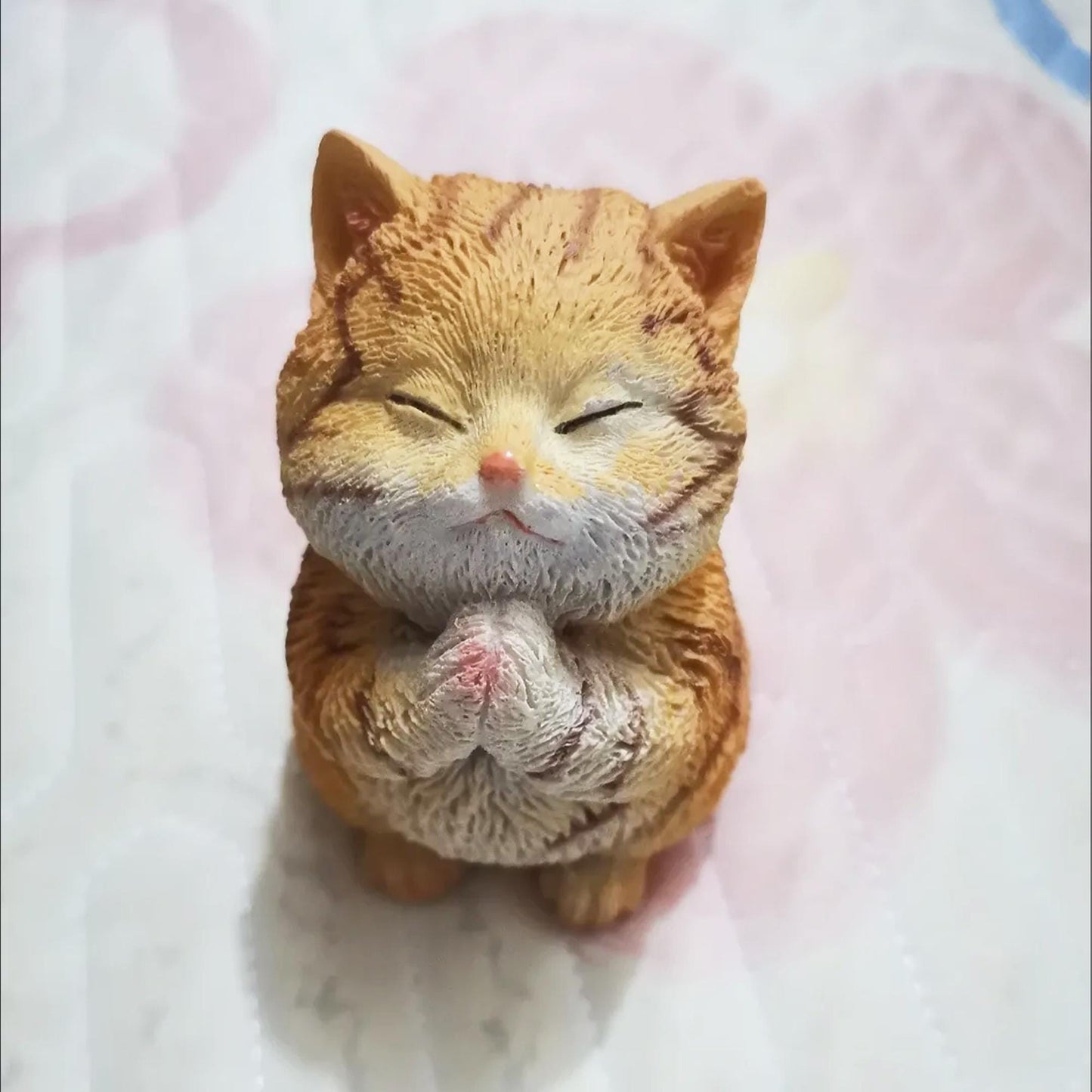 Cute Praying Cat Figurine  Resin Cat Sculpture, Cat Lover Gift, Whimsical Home Decor Accent for Desk & Shelf