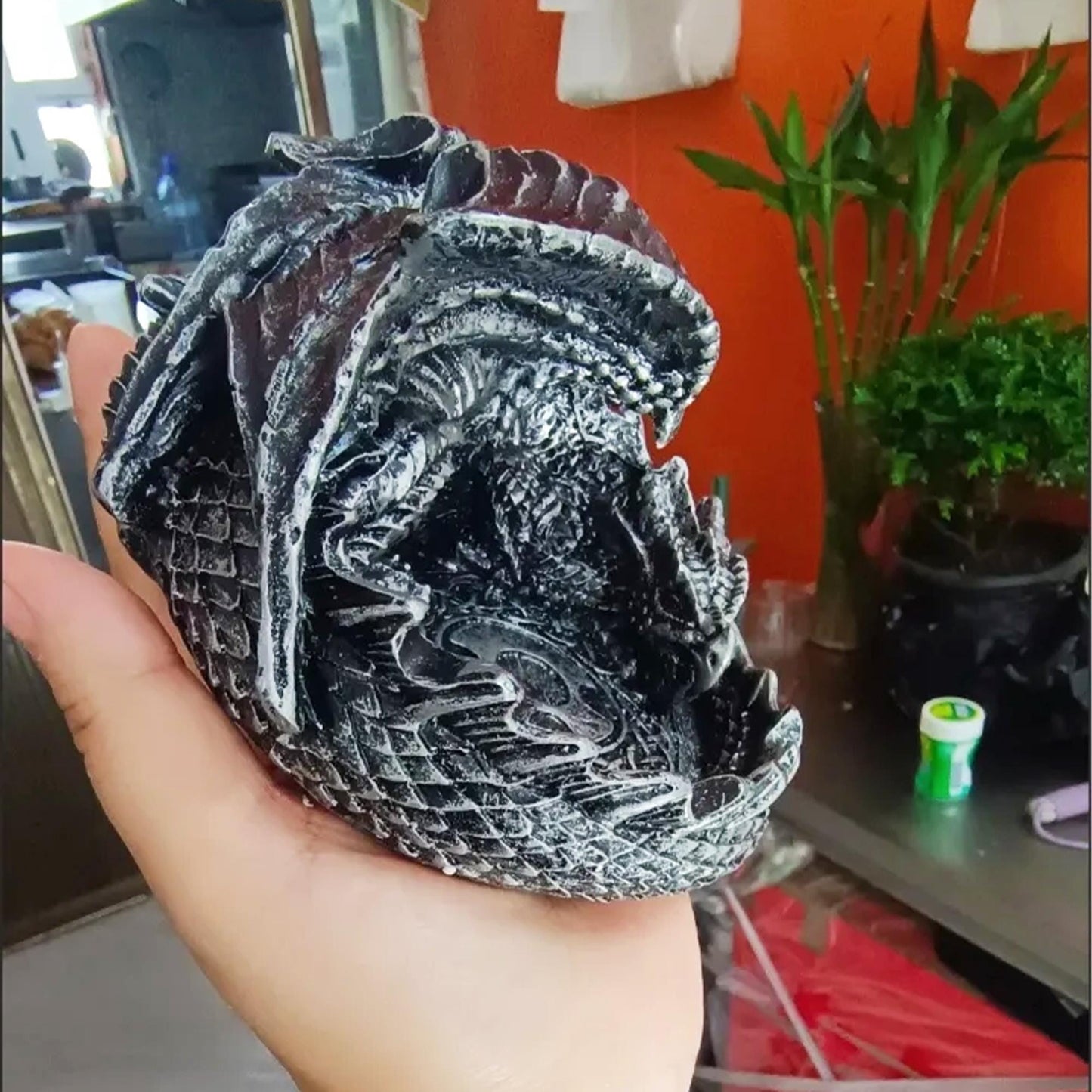 Mythical Dragon Ashtray | Fantasy Creature Home Decor, Gothic Smoking Accessory, Unique Gift for Dragon Enthusiasts